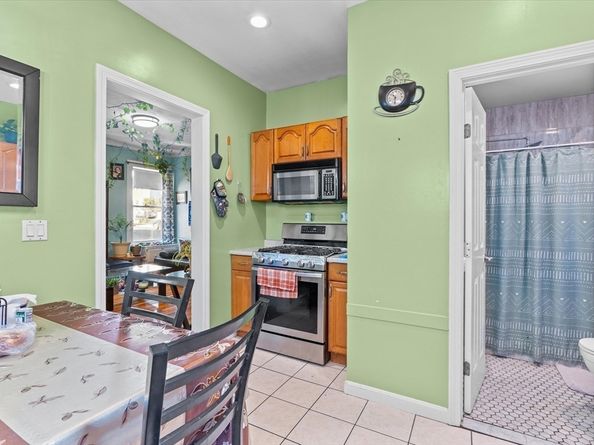 30 Adams St, Lynn MA 01902