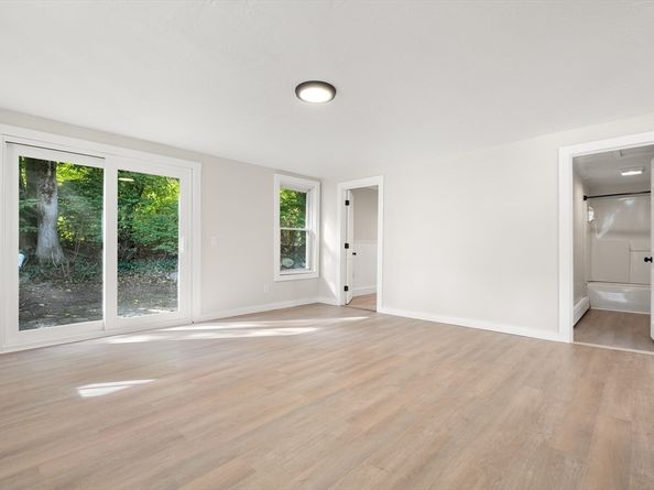 10 Corinne Pkwy, Middleboro MA 02346