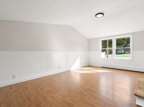 10 Corinne Pkwy, Middleboro MA 02346