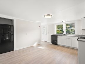10 Corinne Pkwy, Middleboro MA 02346
