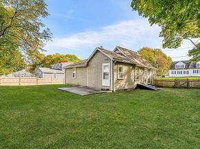 10 Corinne Pkwy, Middleboro MA 02346
