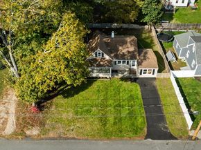 10 Corinne Pkwy, Middleboro MA 02346