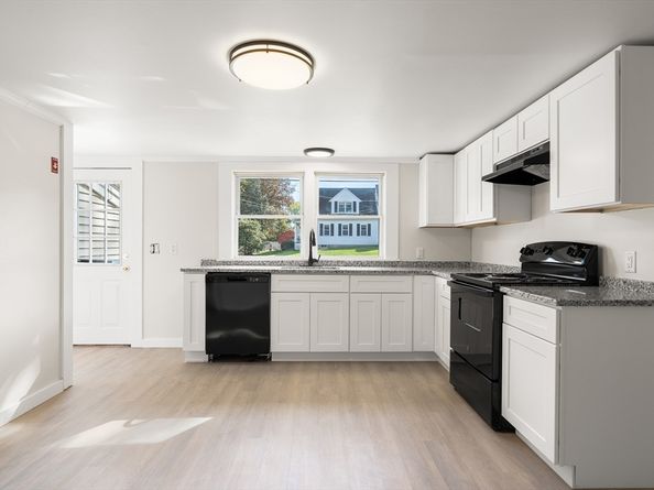 10 Corinne Pkwy, Middleboro MA 02346