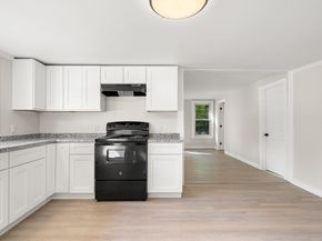 10 Corinne Pkwy, Middleboro MA 02346