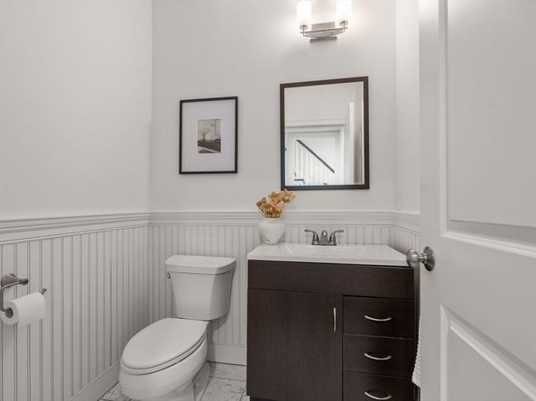 273 Metropolitan Ave 2, Boston MA 02131