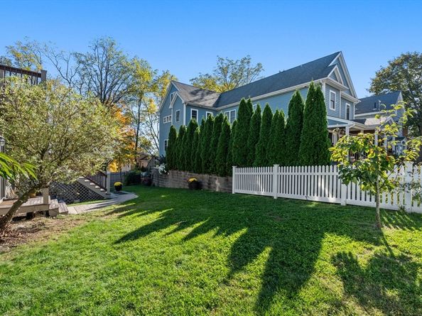 273 Metropolitan Ave 2, Boston MA 02131