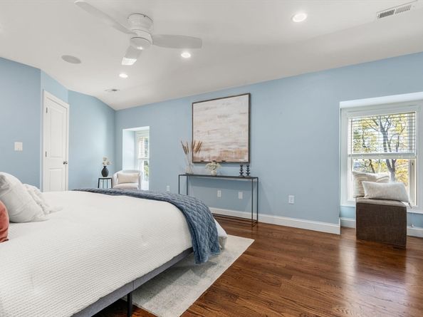 273 Metropolitan Ave 2, Boston MA 02131