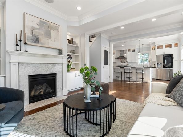 273 Metropolitan Ave 2, Boston MA 02131