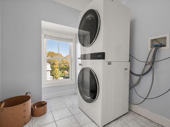 273 Metropolitan Ave 2, Boston MA 02131