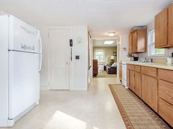 7 Second Ave, Lakeville MA 02347