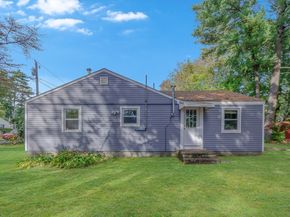 7 Second Ave, Lakeville MA 02347
