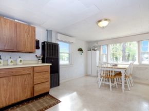 7 Second Ave, Lakeville MA 02347