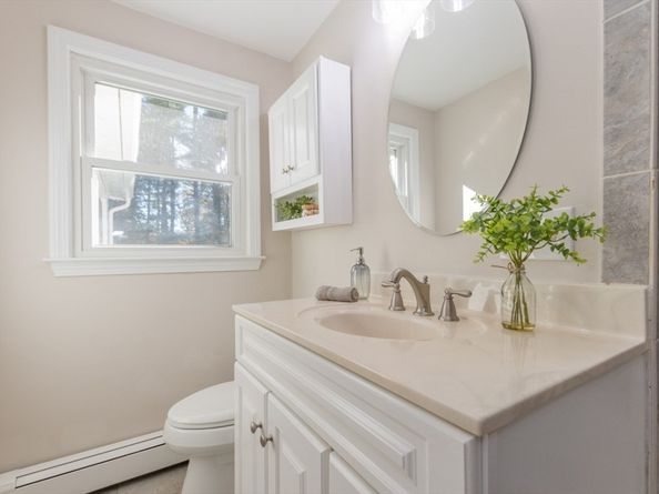 4 Ranlett Ln, Billerica MA 01821