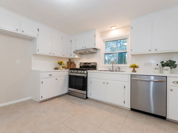 4 Ranlett Ln, Billerica MA 01821