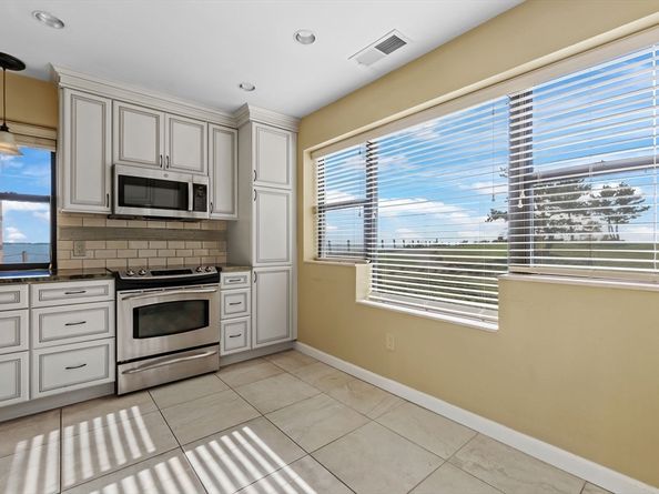 3 Seal Harbor Rd 137, Winthrop MA 02152