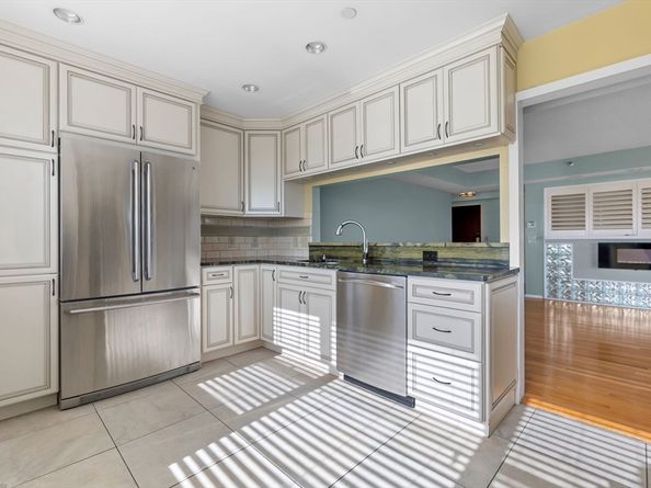 3 Seal Harbor Rd 137, Winthrop MA 02152