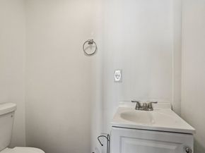 34 E. Main St 2, Georgetown MA 01833