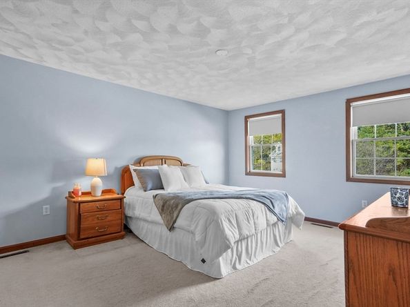 4 Dove Lane, Billerica MA 01862