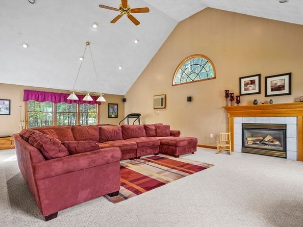 4 Dove Lane, Billerica MA 01862