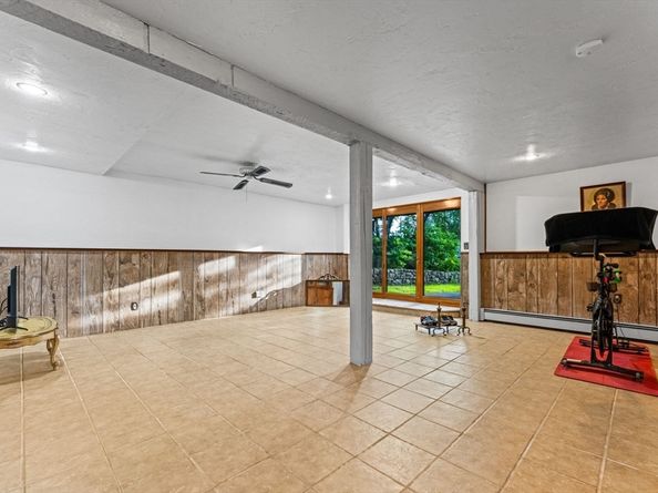 9 Karen Ln, Abington MA 02351