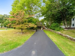 9 Karen Ln, Abington MA 02351