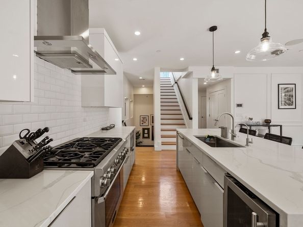 341 E St 3, Boston MA 02127