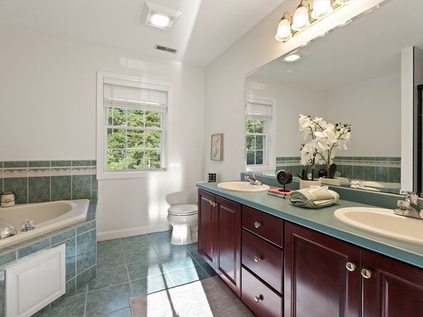 3 Loon Way, Westford MA 01886