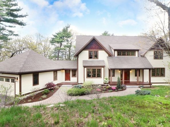 250 Meadowbrook Rd, Dedham MA 02026