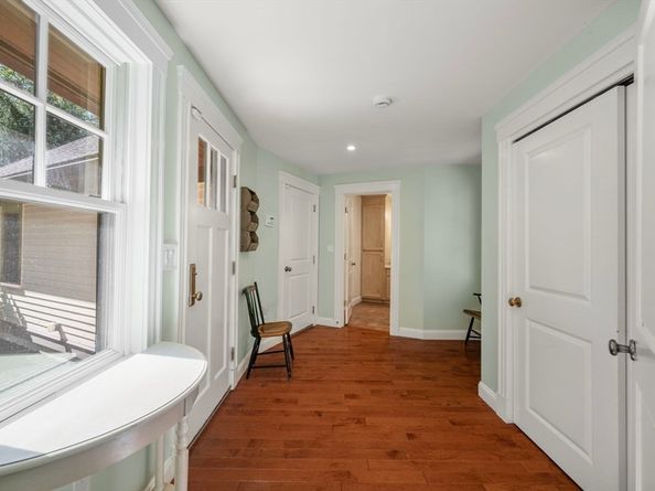 250 Meadowbrook Rd, Dedham MA 02026