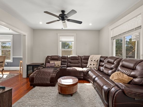 20 Oak Hill Rd, Saugus MA 01906