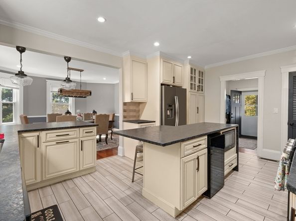 20 Oak Hill Rd, Saugus MA 01906