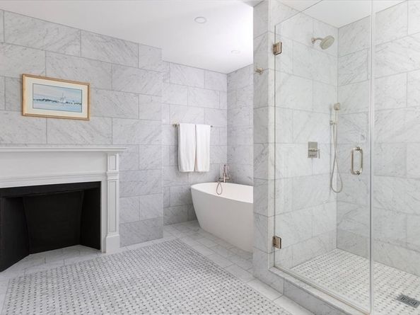 62 Chestnut St, Boston MA 02108