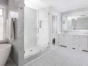 62 Chestnut St, Boston MA 02108
