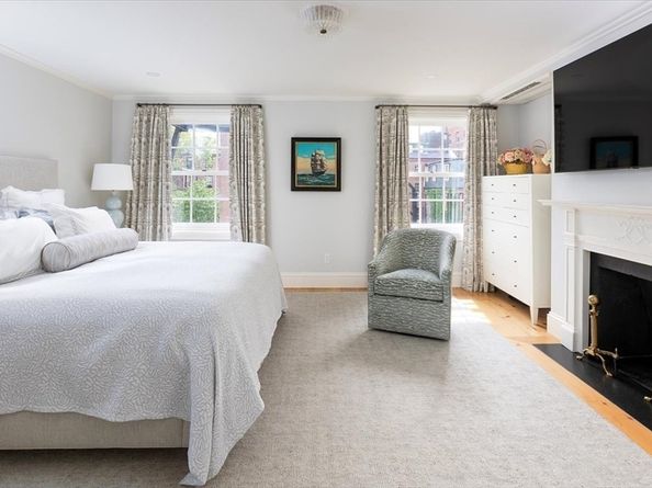 62 Chestnut St, Boston MA 02108