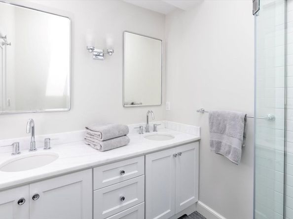 62 Chestnut St, Boston MA 02108