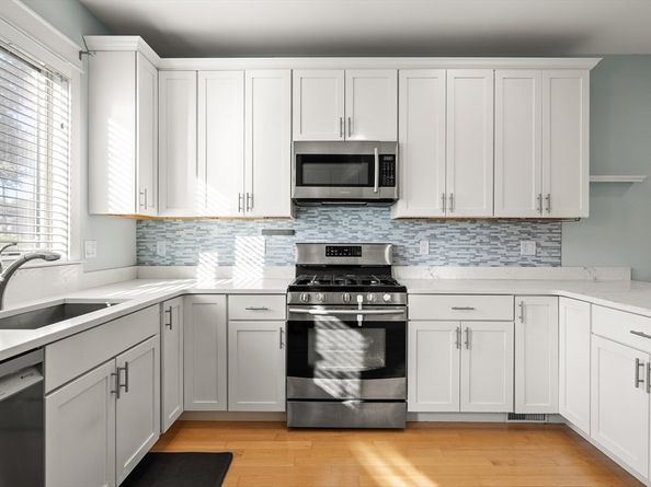 35 Bacon St 35, Watertown MA 02472