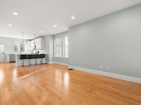 35 Bacon St 35, Watertown MA 02472