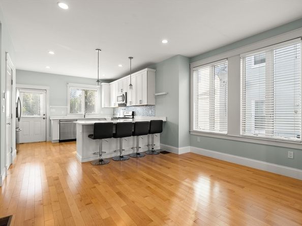 35 Bacon St 35, Watertown MA 02472
