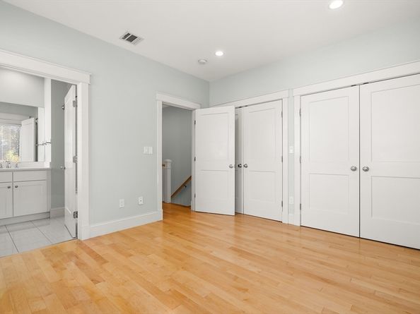 35 Bacon St 35, Watertown MA 02472