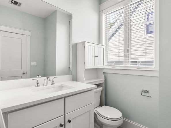 35 Bacon St 35, Watertown MA 02472