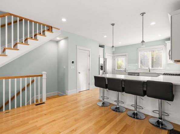 35 Bacon St 35, Watertown MA 02472