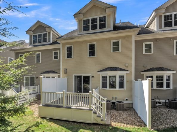 12 Murray Ave 18, Burlington MA 01803
