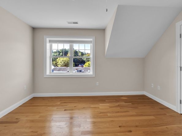 12 Murray Ave 18, Burlington MA 01803