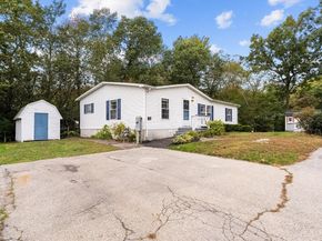 94 Leisurewoods Drive, Rockland MA 02370