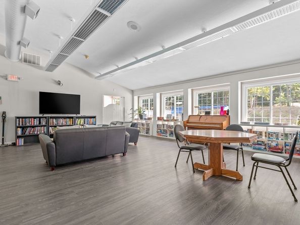 94 Leisurewoods Drive, Rockland MA 02370