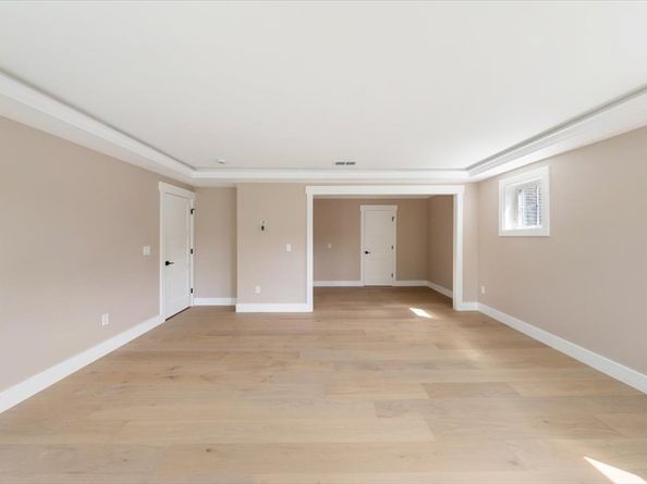 18 Magnolia Road, Natick MA 01760
