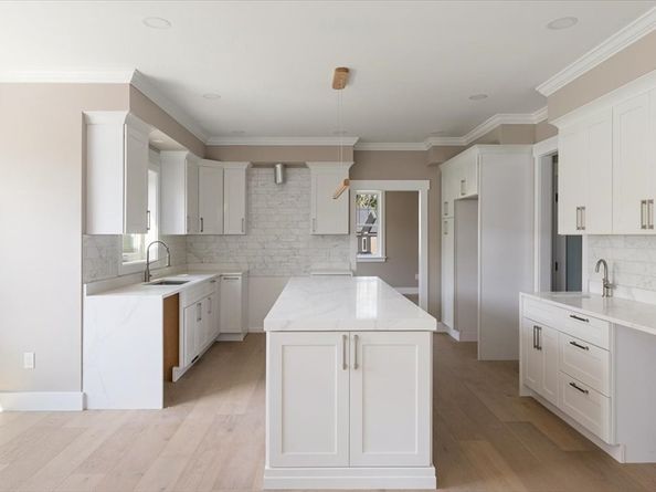 18 Magnolia Road, Natick MA 01760