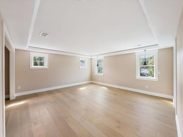 18 Magnolia Road, Natick MA 01760