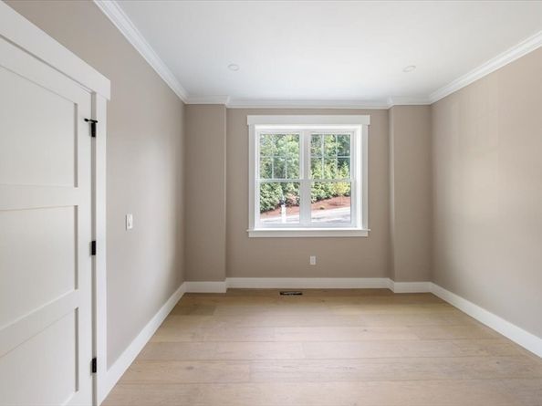 18 Magnolia Road, Natick MA 01760