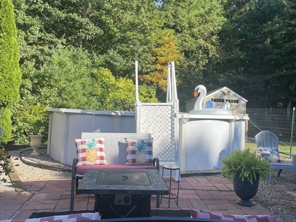 89 Holly Ridge Dr, Hanson MA 02341